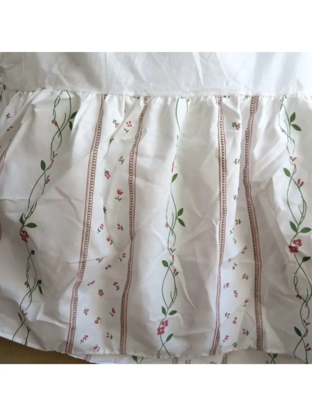Vintage King Size White Floral Strip Ruffled Bed Skirt 13